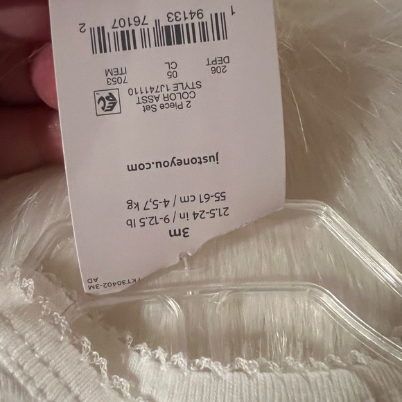 Carter’s Christmas Outfit - Picture 7 of 8